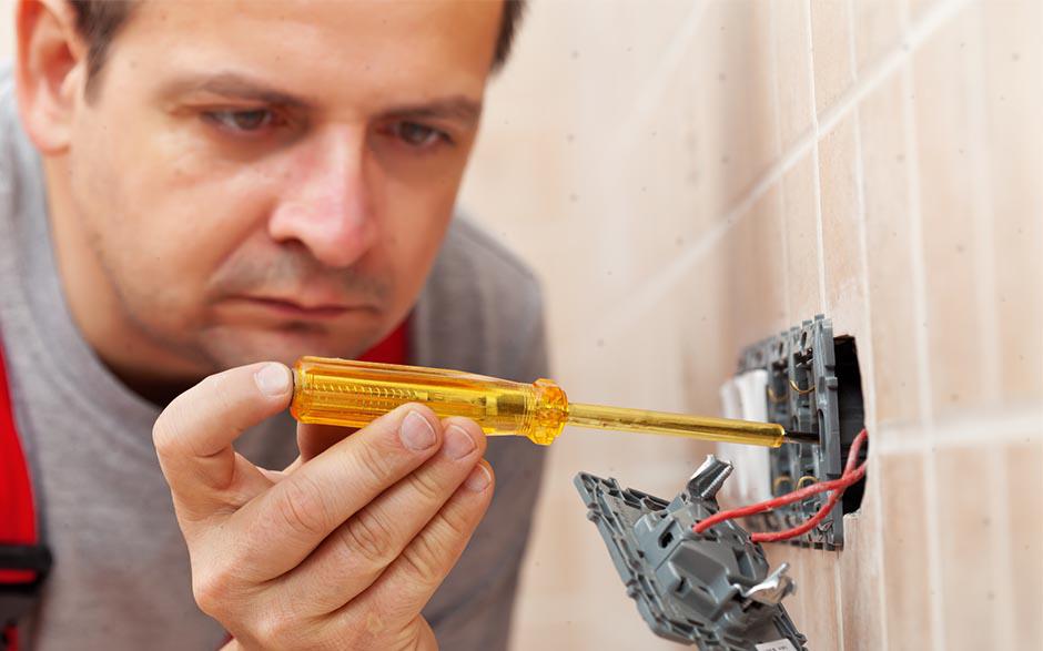 artisan électricien Louvres